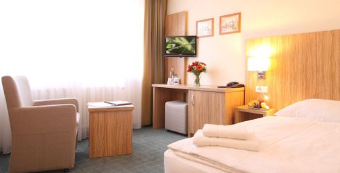 hotel room image