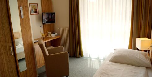 hotel room image