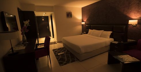 hotel room image