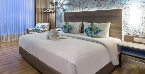 hotel room image