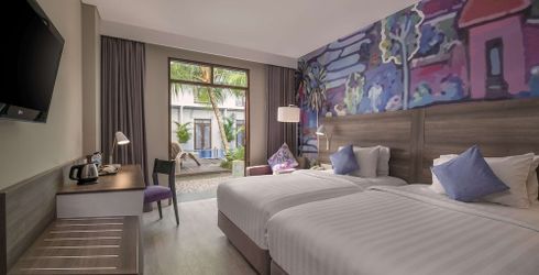 hotel room image