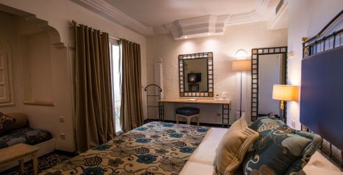 hotel room image