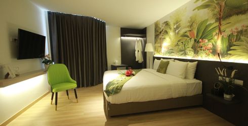 hotel room image