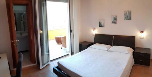 hotel room image