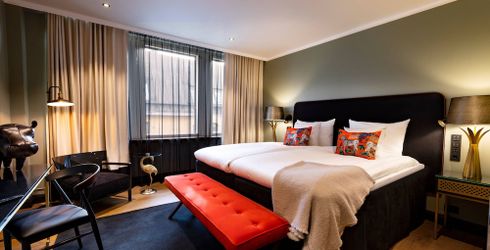 hotel room image