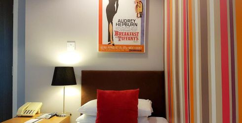 hotel room image