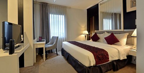 hotel room image