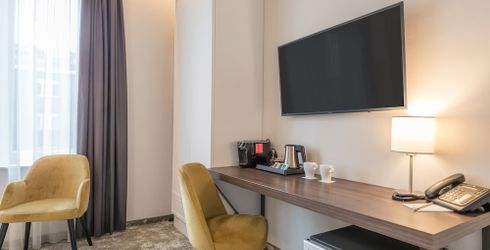 hotel room image