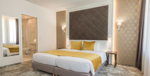 hotel room image