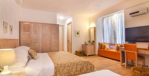 hotel room image