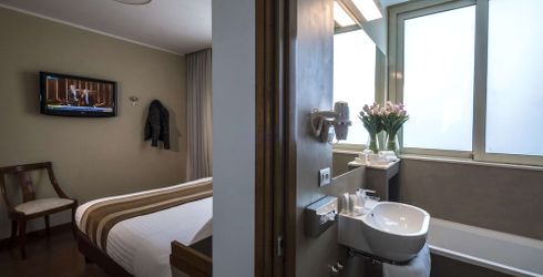 hotel room image