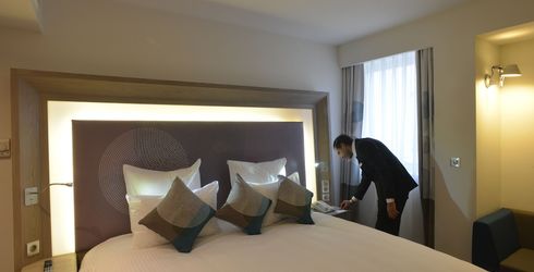 hotel room image