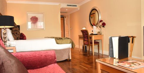 hotel room image