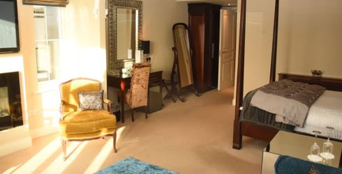 hotel room image