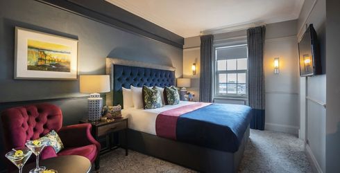 hotel room image