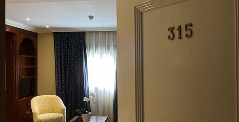 hotel room image