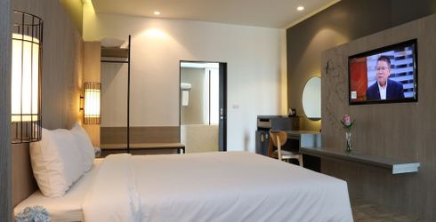 hotel room image