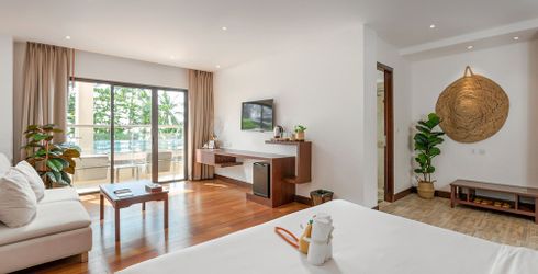 hotel room image