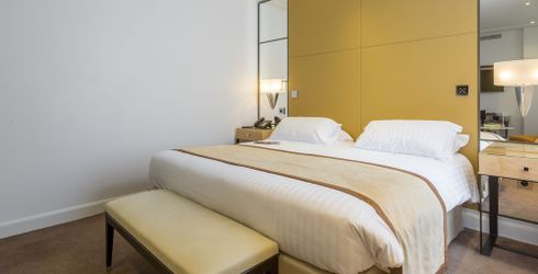 hotel room image