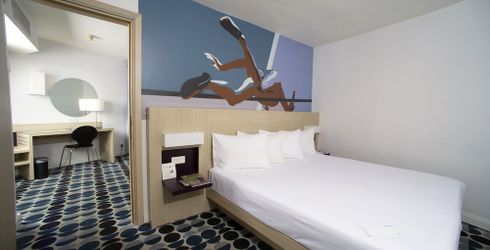 hotel room image