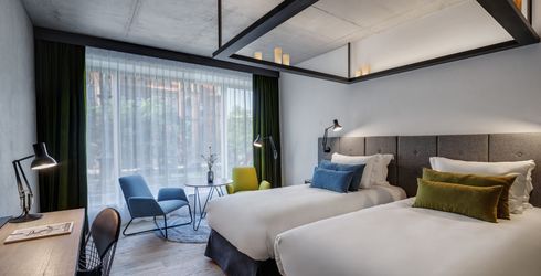 hotel room image