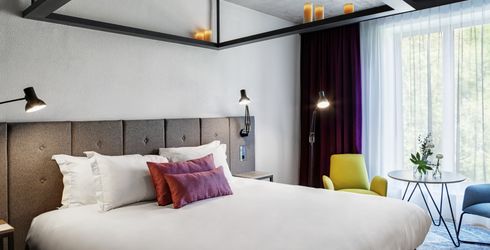 hotel room image
