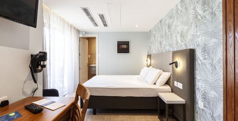 hotel room image