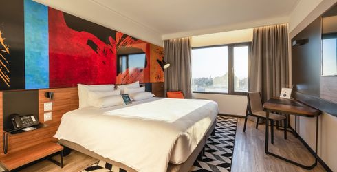 hotel room image