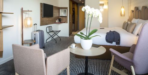 hotel room image
