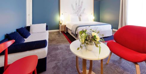 hotel room image