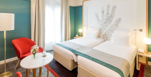 hotel room image