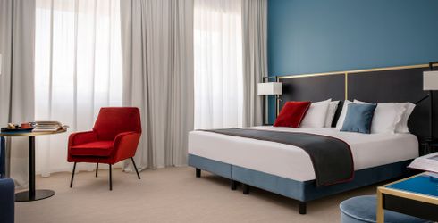 hotel room image