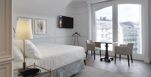 hotel room image