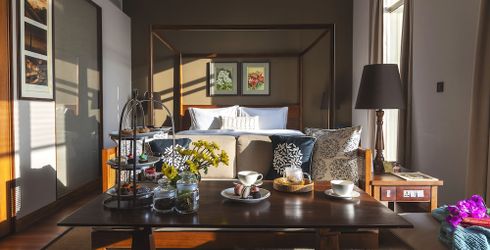 hotel room image