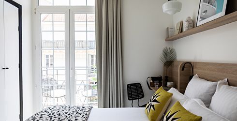 hotel room image