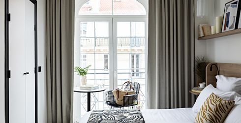 hotel room image