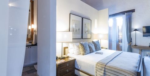 hotel room image