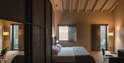 hotel room image