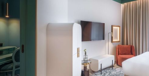 hotel room image
