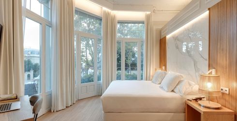 hotel room image