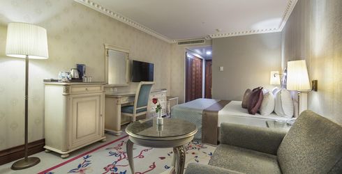 hotel room image