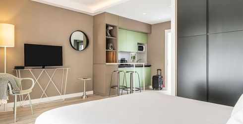 hotel room image