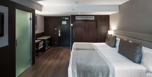 hotel room image