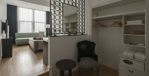 hotel room image