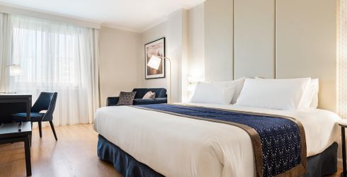 hotel room image