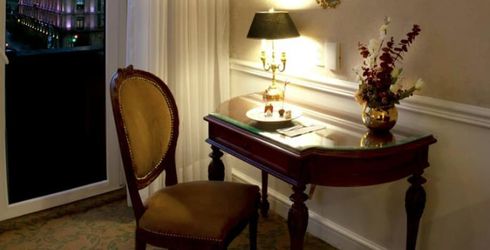 hotel room image