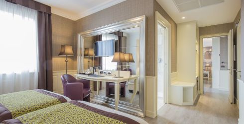 hotel room image