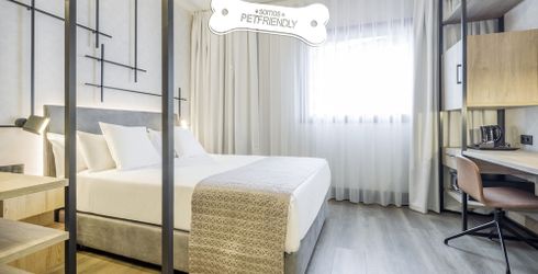 hotel room image