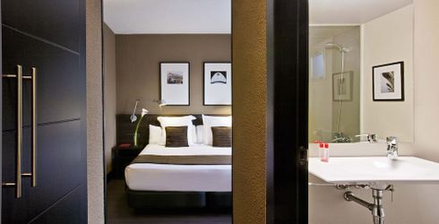 hotel room image