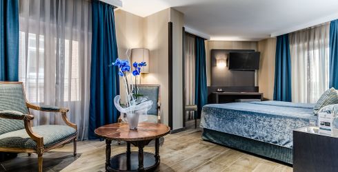 hotel room image